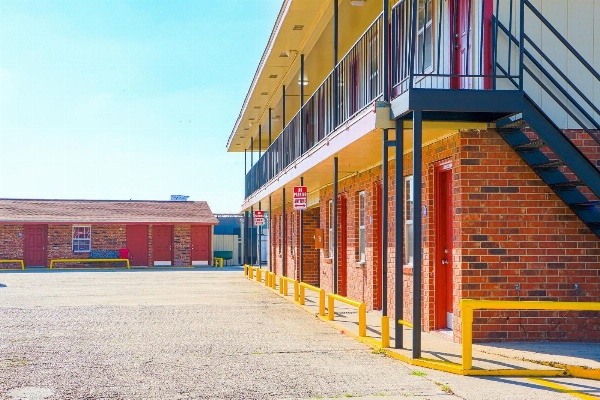 Economy Inn By OYO Lockport near Houma image 12